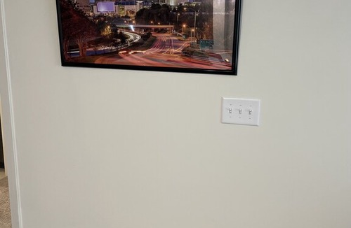 Crabtree Apartment | Luxury 1 BR Apartment w/patio in central location near Raleigh’s hot spots!