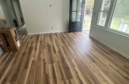 Gastonia House | Luxury 100% remodeled MUST SEE! Quartz, fenced yard, large back deck &much more!