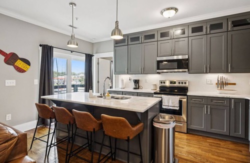 Inglewood Condo | Luxury 2B Nashville Condo with rooftop
