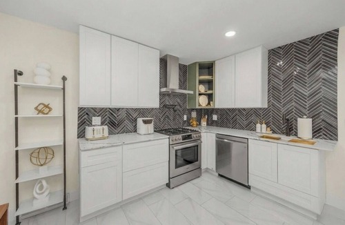 Antioch House | Luxury 3-BR house w/Custom Media Center in vibrant Nashville, 16 mns to Dwntwn