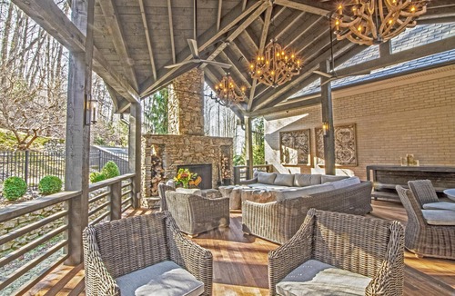 Asheville House | Luxury 3 Kng, 1 Qn, 4.5 Bth, Gourmet Kitchen, Pavilion w/Fireplace, Pond