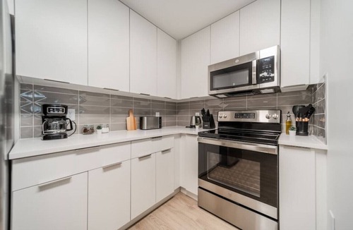 Charlotte Center City Apartment | Luxury 3BR 4 King Beds Walk to Stadiums
