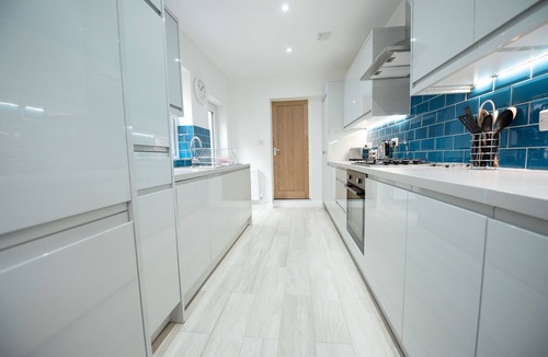 Reading House | Luxury 4 Bed, 4 Ensuite Home