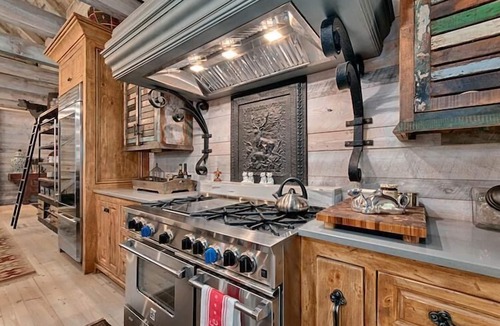 Asheville House | LUXURY 4 Kng Bdrm, 4.5 Bth, Gourmet Kitchen, Pavilion; TV, Fire Place, Heaters