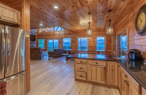 Waynesville Apartment | Luxury 4200 Sqft Log Cabin on 50 Acres Sleeps 16