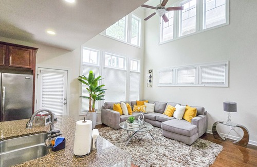 Charlotte House | Luxury 4BR - 2 King and 2 Queen