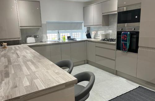 Wallington North House | Luxury 4BR Bungalow
