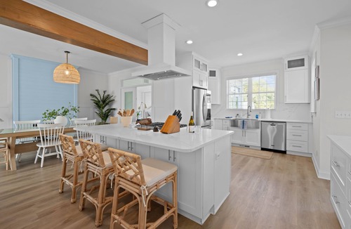 Wilmington House | Luxury 5BR Sleeps 14 Pool Hot Tub 2mi to Beach