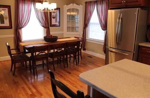 Jonesville House | Luxury Accommodations in Yadkin Valley Wine Country, Elkin, NC