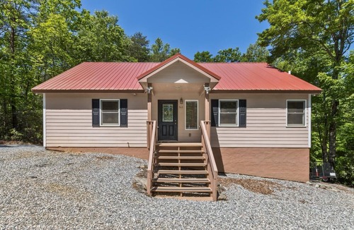 Lake Lure Cabin | Luxury and Comfort in Lake Lure-Hot Tub-Fire pit by Sunscape Property Management