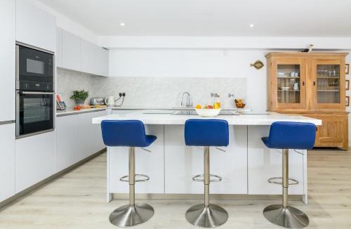 Newquay City Centre Apartment | Luxury Apartment very close to Tolcarne Beach