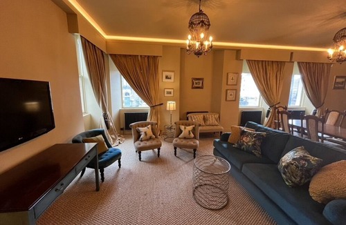 Leith Apartment | Luxury apartment with free parking in the 4th coolest neighbourhood in the world