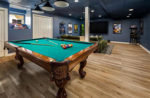 Candler House | Luxury Asheville Retreat Views, Cinema & Hot Tub