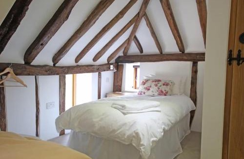 Shadoxhurst House | Luxury barn conversion in the Kentish countryside