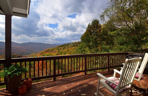 Banner Elk Cabin | ☆Luxury Cabin☆Panoramic Views ☆3 Kings☆3 Baths☆Fireplace☆3K/1Q/2BB☆Ski Close☆