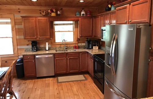 Boone Cabin | Luxury Cabin with Mountain Views, Fire pit, Hot tub and more !