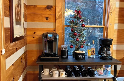 Boone Cabin | Luxury Cabin with Mountain Views, Fire pit, Hot tub and more !