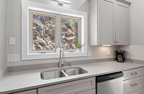 Sylva Condo | Luxury Condo, King Suite, Amazing View, Peace, and Hiking!