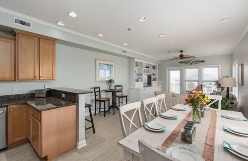 Carolina Beach Condo | LUXURY CONDO WALKING DISTANCE TO DOWNTOWN CAROLINA BEACH
