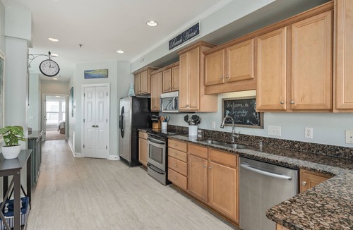 Carolina Beach Condo | LUXURY CONDO WALKING DISTANCE TO DOWNTOWN CAROLINA BEACH