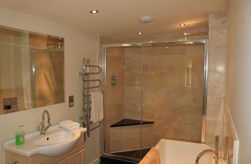 Capernwray Cabin | Luxury, dog friendly, edge of Lake District holiday cottage