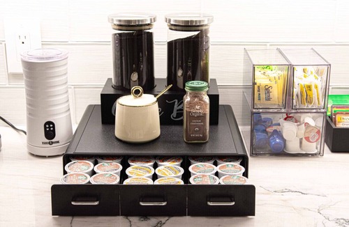 Burlington Apartment | Luxury Home w/Hot Tub, Pets OK