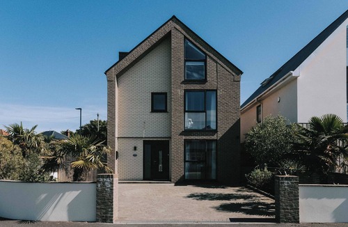 Poole House | Luxury Home With Harbour Views in Poole