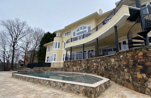 Steele Creek House | LUXURY LAKEFRONT ESTATE IN CHARLOTTE