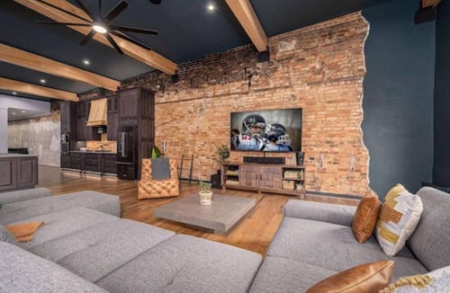 Lincolnton House | Luxury Loft Overlooking Downtown