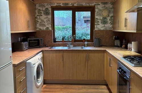 Wilberfoss Cabin | Luxury log cabin with hot tub- York