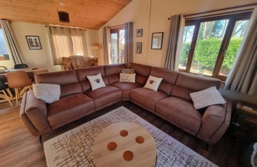Wilberfoss House | Luxury log cabin with hot tub- York