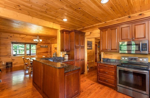 Marion Cabin | Luxury Mountain Cabin on 10 Acres