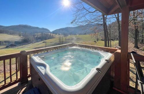 Waynesville House | Luxury Mountain Cabin with Hot Tub and Pool Table!