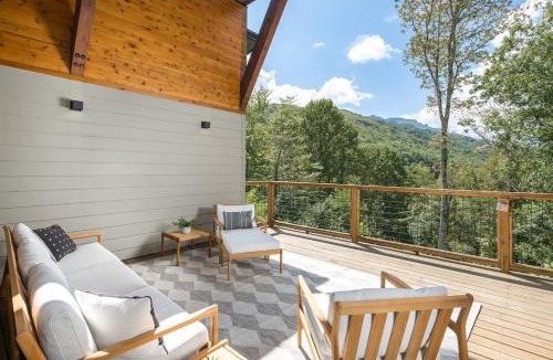 Banner Elk Villa | Luxury Mtn Home, Grandfather Mtn Views, Hot tub, Sauna