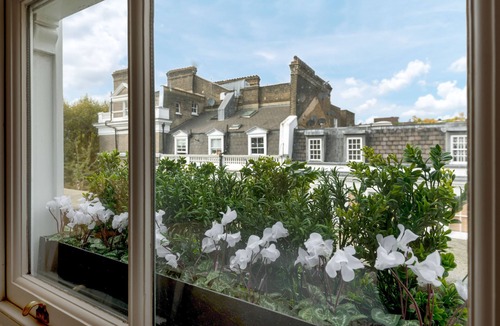 Pembridge Apartment | Luxury Notting Hill 3 bedroom, 2 Bathroom Duplex Apartment