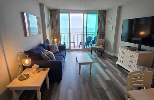 Ash Condo | Luxury oceanfront condo w/Breathtaking views. Lazy River, pools, hot tubs.