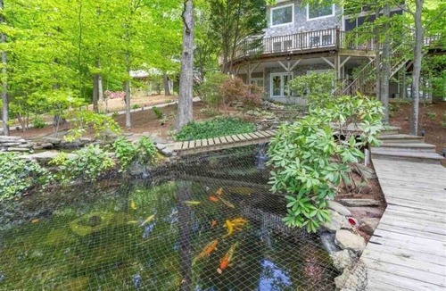 Southmont House | Luxury Paradise Awaits on the Lakefront