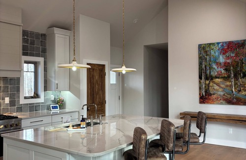 Sandy Ridge House | Luxury Retreat - Perfect for Weddings, Furniture Market Visits, and Relaxation