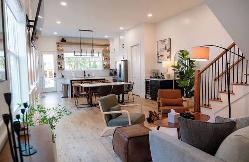 East Hill House | Luxury Spa Retreat | Sauna, Hot Tub and Fire Pit