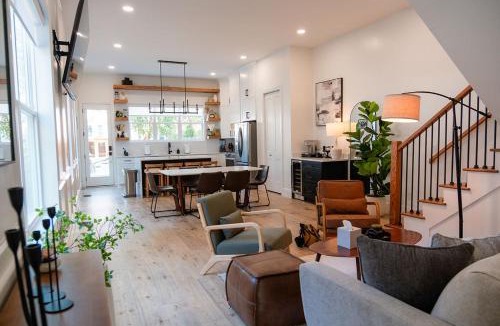 East Hill House | Luxury Spa Retreat Sauna, Hot Tub and Fire Pit