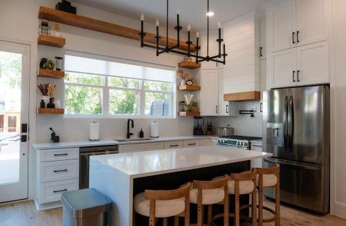 East Hill House | Luxury Spa Retreat Sauna, Hot Tub and Fire Pit