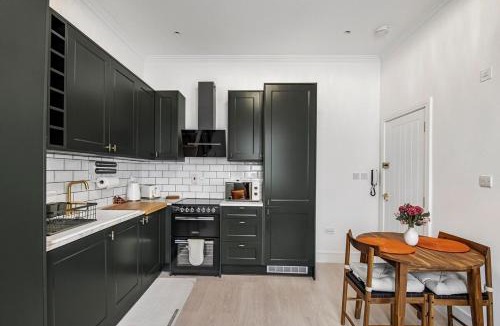 Redcliffe Apartment | Luxury Studio Chelsea