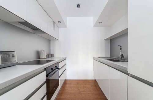 Haggerston Apartment | Luxury Studios | E8 4DN | Balcony