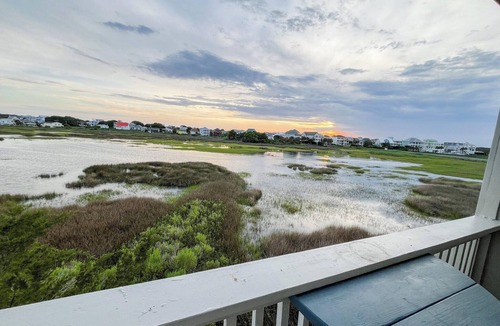 North Carolina Coast Condo | Luxury Top Floor Condo-Panoramic Ocean Views-Paws Welcome