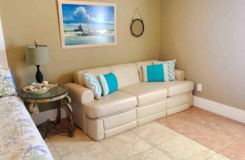Wilmington Beach Villa | Luxury Townhouse w/Golf Cart & Private Elevator