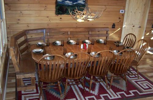 Clyde House | Luxury Vacation Rental with a Hot Tub for Rent in Clyde, North Carolina