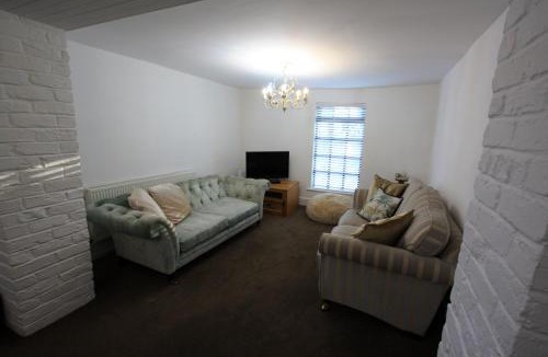 Lymm House | Lymm Cottage