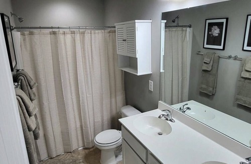 Burlington House | Mackintosh Townhome Retreat - 4BD/3BA