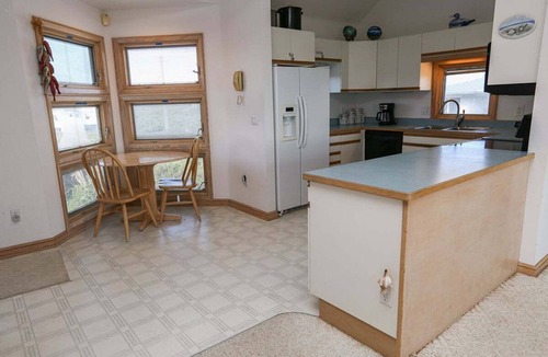 Colington House | MacWater Beach House - Classic 5 BR Oceanfront home in Southern Shores