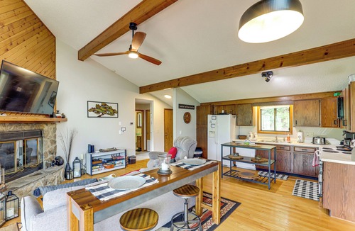 Valley Creek Run House | Maggie Valley Mountain Escape w/Fireplace & Deck!